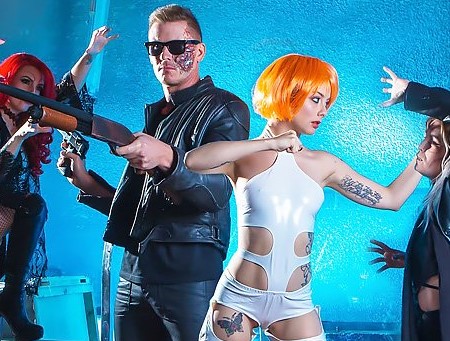 หนังโป๊รวมจักรวาล Back to the 90s. – Terminator T-800 And Leeloo xxx