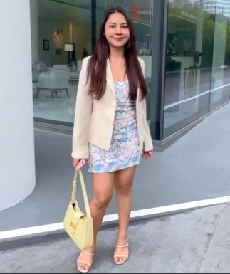 เธอกลับมาพร้อมกับงานศิลป์ JohnTronX – Bua [บัว] ซับไทย