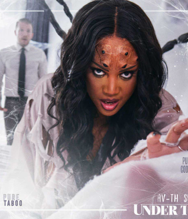 หนังโป๊สยองขวัญซับไทย PURE TABOO Possessed Housewife August Skye